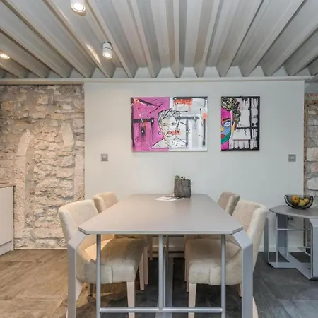 아파트 1 Bedroom Lovely In