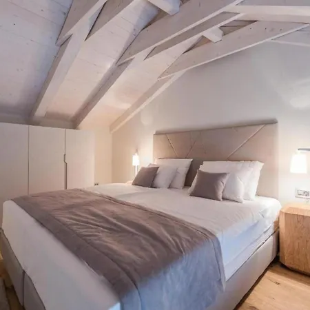 1 Bedroom Lovely In * 자다르
